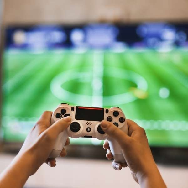 Gra FIFA bez Maradony?